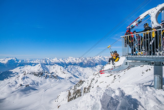 Adventure gliding Nendaz, view of mountains.