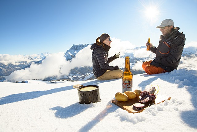 Couple apres ski Dents.