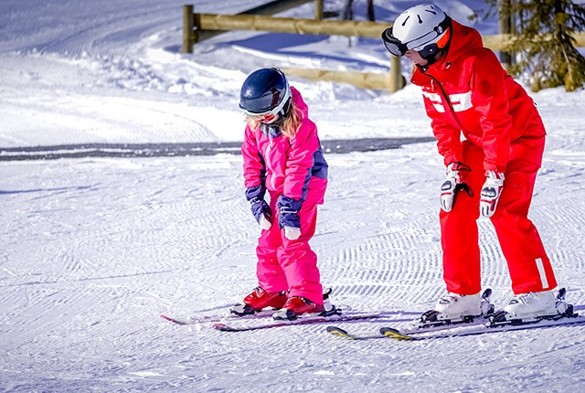 FR ski school, ski lessons.