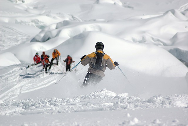 FR free ride, skiers off-piste.