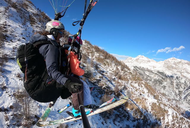 Claire Mercuriot parapente ski Pays des Ecrins - tandem enfant